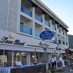 酒店 Devamli