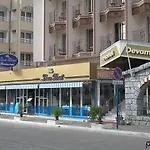 酒店 Devamli