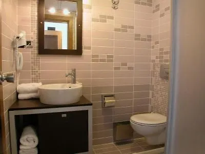 데바믈리 말마리스